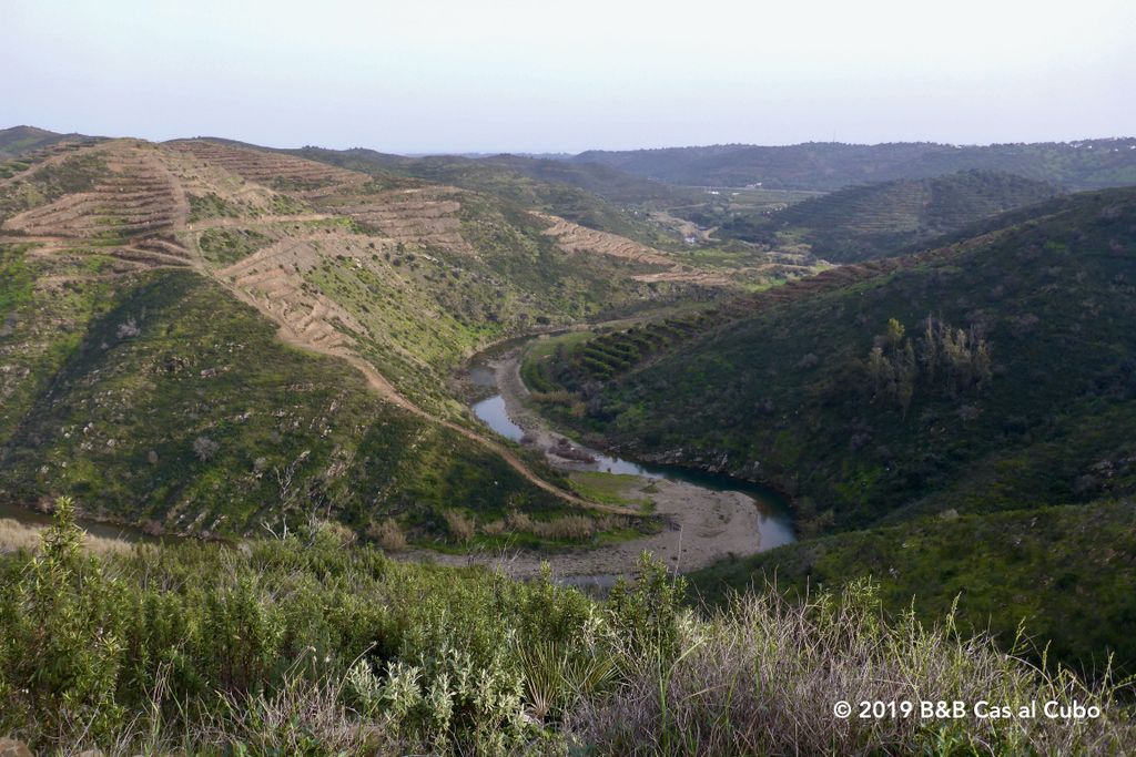 Rivier de Alportel meanders through the landscape
